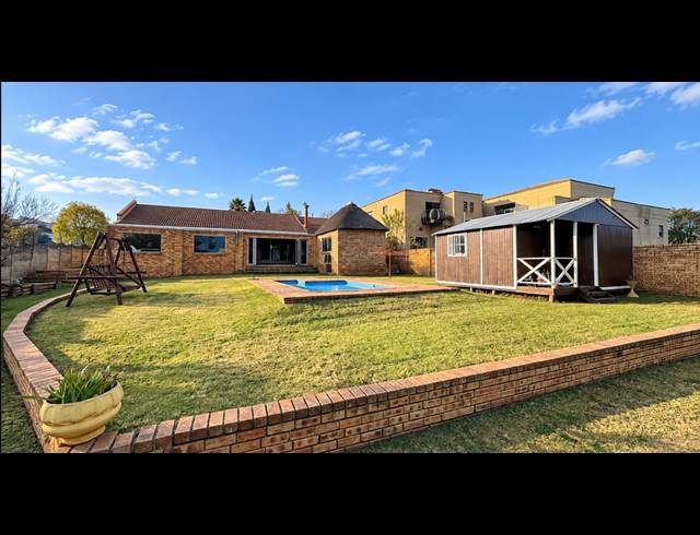 3 BEDROOM HOUSE FOR SALE IN ROTHDENE